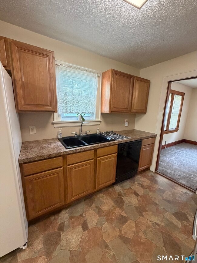 Photo - 70 Wooster Ave