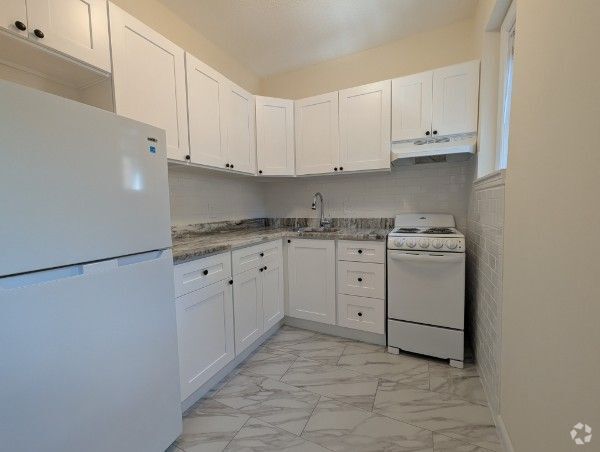 Building Photo - 2018 Commonwealth Ave Rental