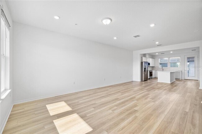 Photo - 4577 ORCHARD VIEW Aly