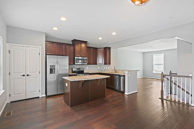 Photo - CREEKSIDE VILLAGE AT TANYARD COVE