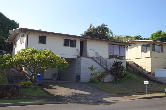 *Newly Renovated* 3 BD / 2 BA House in Pea... - *Newly Renovated* 3 BD / 2 BA House in Pea...