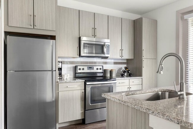 Características del hogar inteligente - Iluminación inteligente - Crosstown Walk