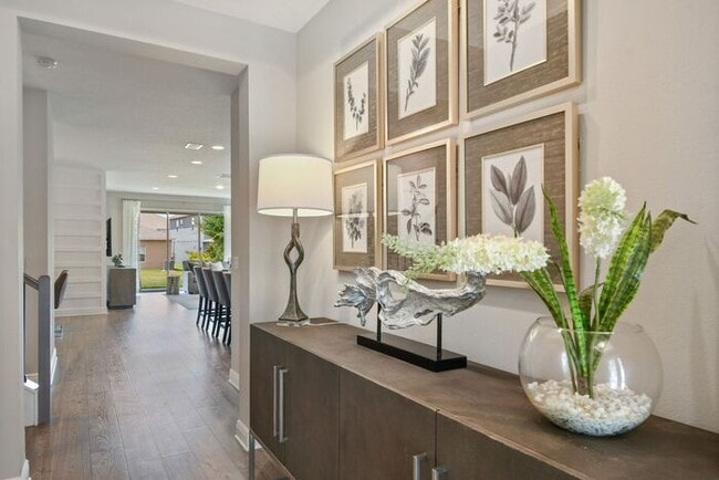 Photo - "Unfurnished" Luxurious 5/3.5 Stunning Hom...