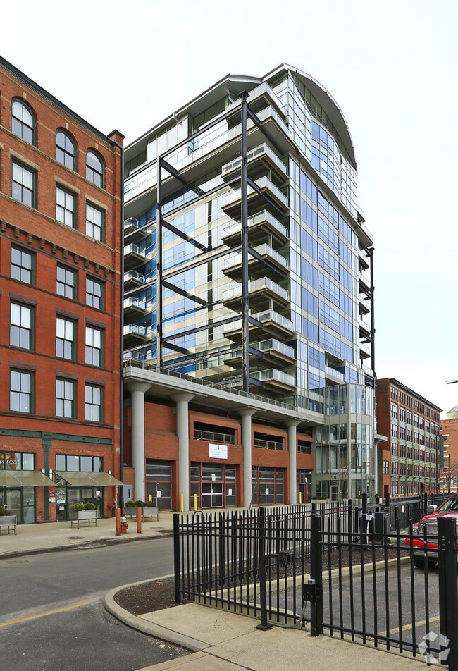 Foto principal - Pinnacle Condominiums