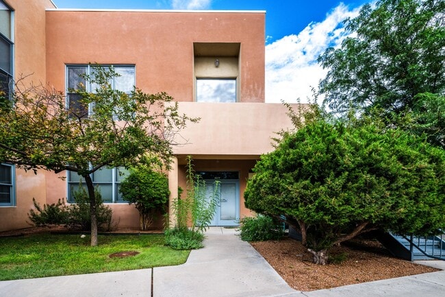 Stunning Midtown Loft - Stunning Midtown Loft Unit 3600 Cerrillos Road Suite 308
