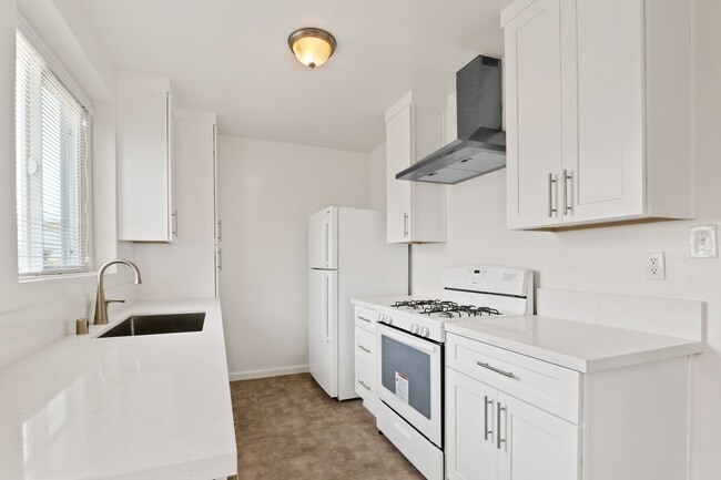 2024-2026 Ocean Park Blvd