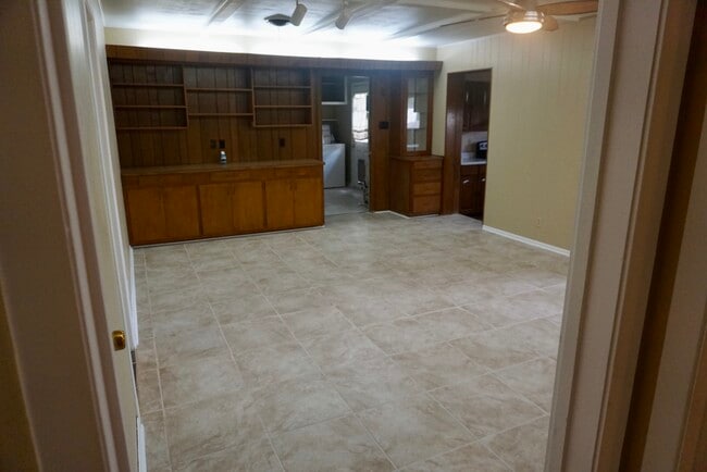 Photo - 317 E Langley Blvd