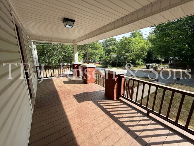 Photo - Charming 2 Bedroom Home with Rocking Chair Front Porch Near Downtown Winston-Salem