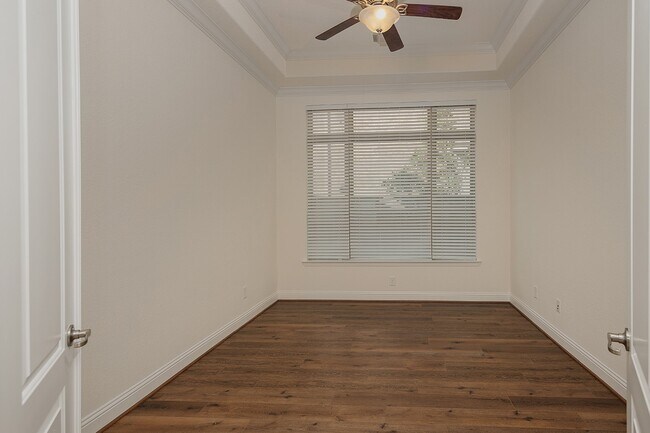 Photo - 46 Caprice Bend Pl