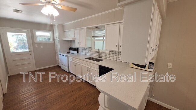 Photo - 1618 Willow Dr