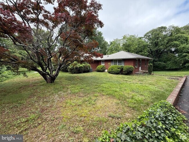 Building Photo - 117 Courtland Dr Unit 2 Rental