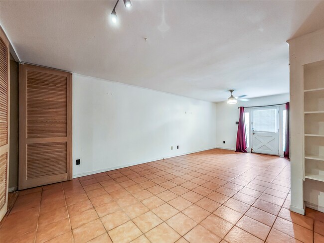 Photo - 3131 Cummins St Unit 15