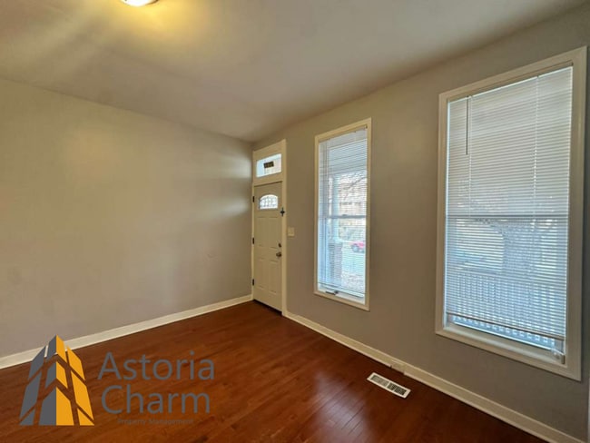 Photo - 3 Bedroom 1.5 Bath Spacious Bedrooms on Ashburton Street