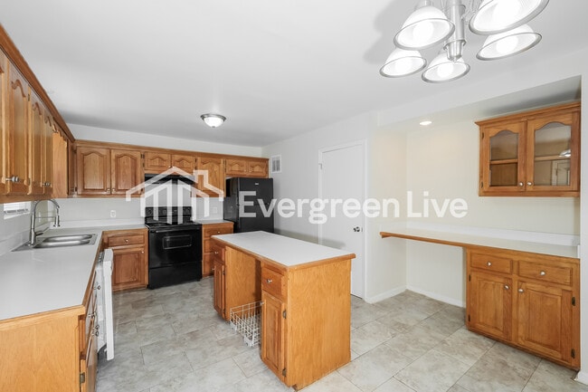 Photo - 10505 Eastern Ave