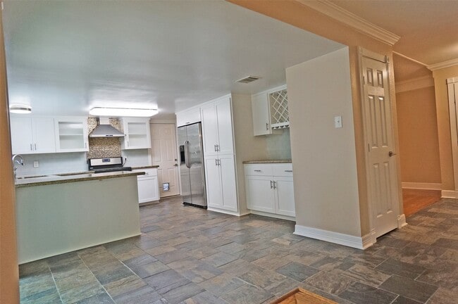 Photo - 1922 Westlake Way