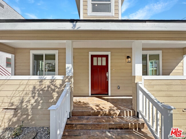 Building Photo - 5930 Willoughby Ave