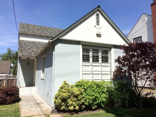 Photo - 2831 Marina Dr