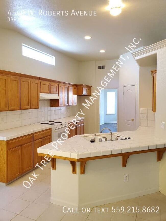 Photo - 4540 W Roberts Ave