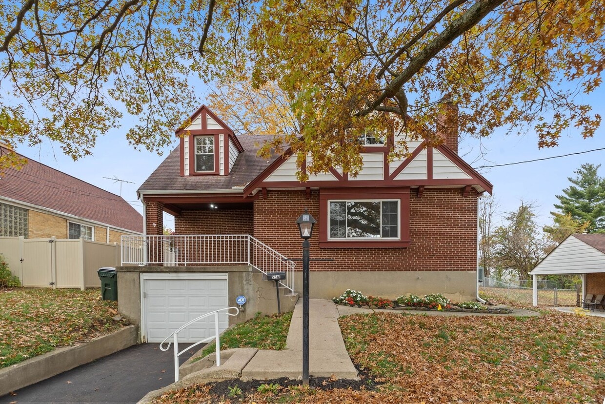 Monfort Heights- Beautifully Renovated 3 b... - Monfort Heights- Beautifully Renovated 3 b...