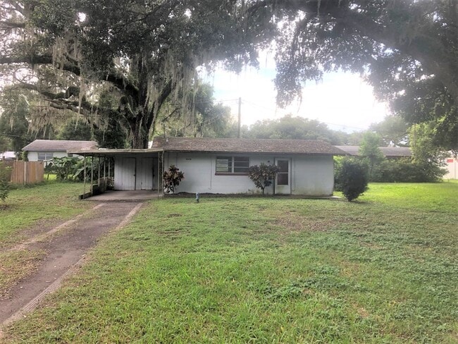 Building Photo - SPACIOUS 1br/1ba Zephyrhills Home, HUGE YA...