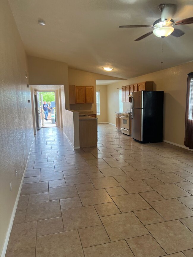 Spacious 4 Bedroom Home Ready for Immediat... - Spacious 4 Bedroom Home Ready for Immediat...