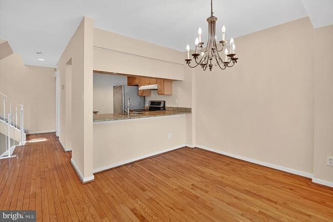 Photo - 9805 Lake Shore Dr
