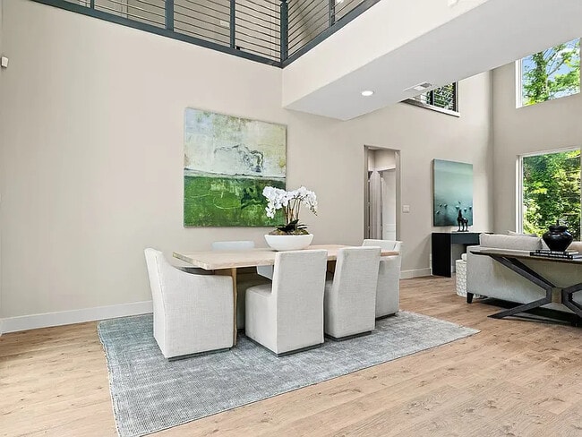 Photo - 704 Kessler Lake Dr