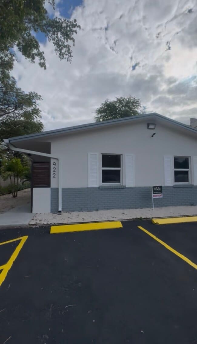 Photo - 922 NW 4th Ave