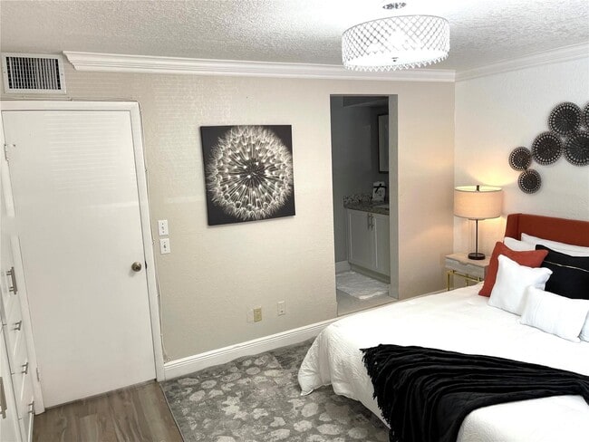Photo - 1361 W Golfview Dr
