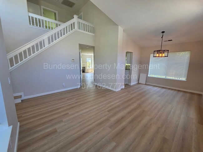 Photo - 1736 Burgundy Ct
