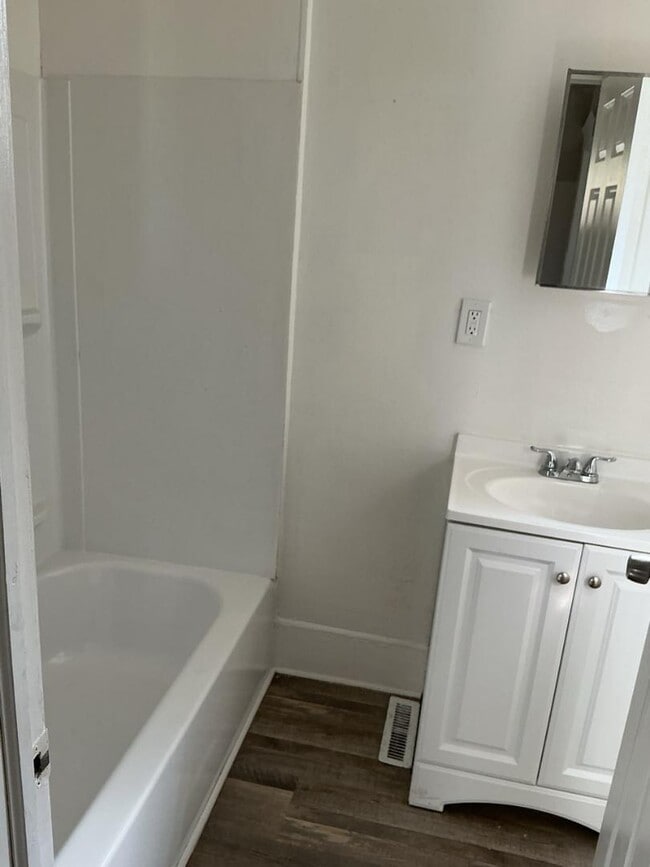 Photo - 3206 Saratoga Ave