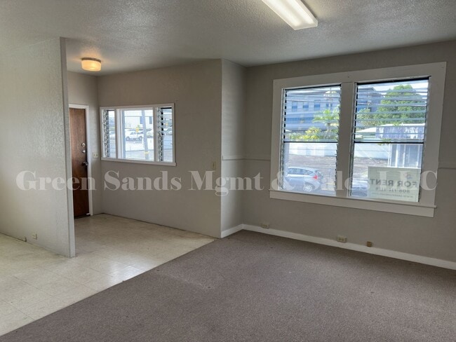 Photo - Convenient Location in Hilo