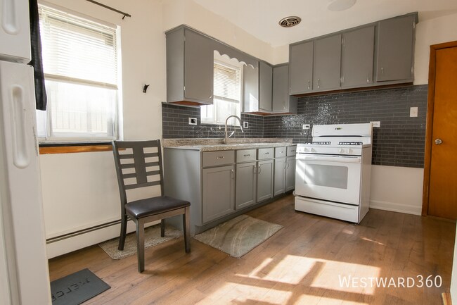 Photo - 8745 S Cottage Grove Ave Unidad 2W