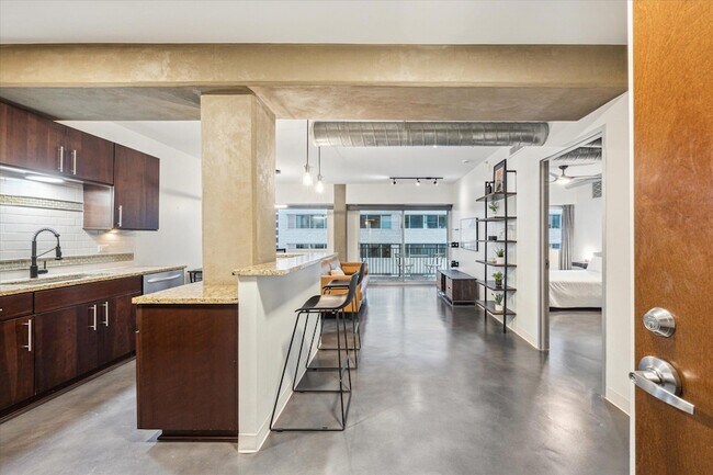 Photo - 800 Brazos St Unit 1002