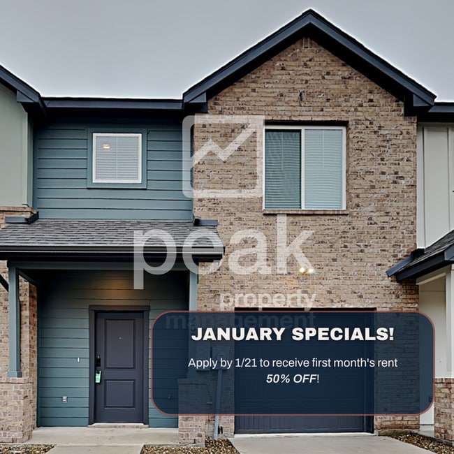 Building Photo - $1599! 3 Bed/2.5 Bath Townhome!