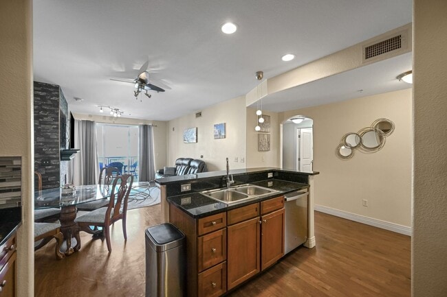 Photo - 9059 E Panorama Cir Unidad B318