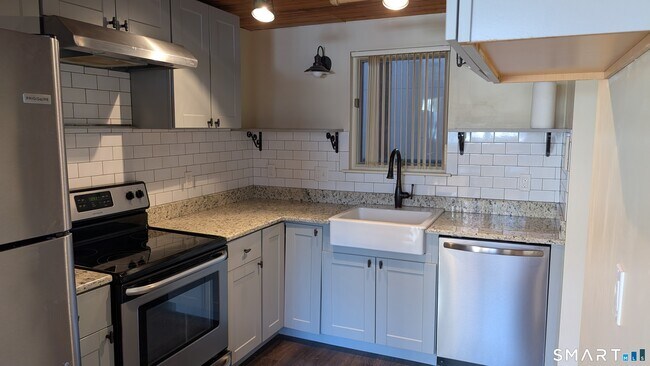 Photo - 839 Main St Unit APT 77