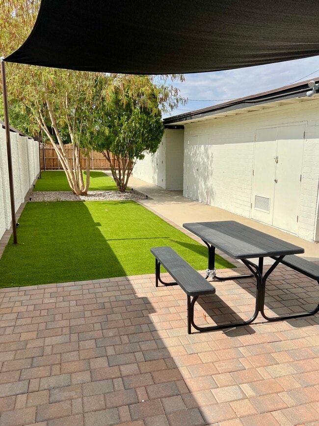 Photo - 1433 S Kenneth Pl