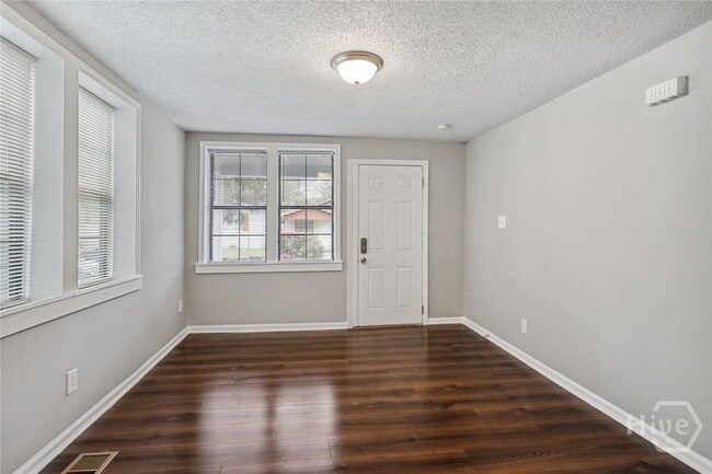 Photo - 1306 E 35th St