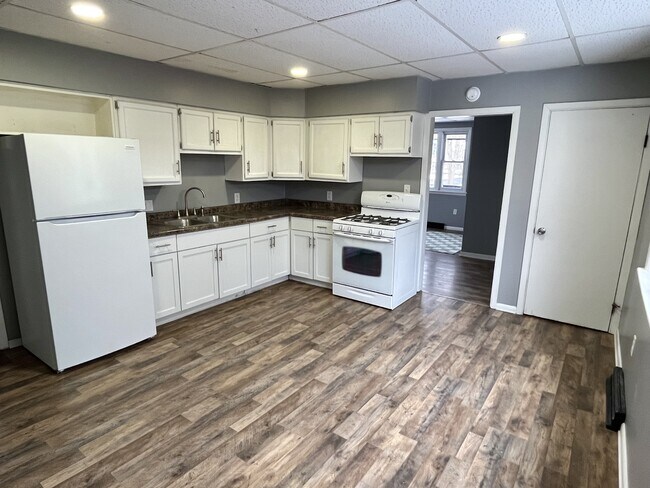 Photo - 315 Oak Ave SE