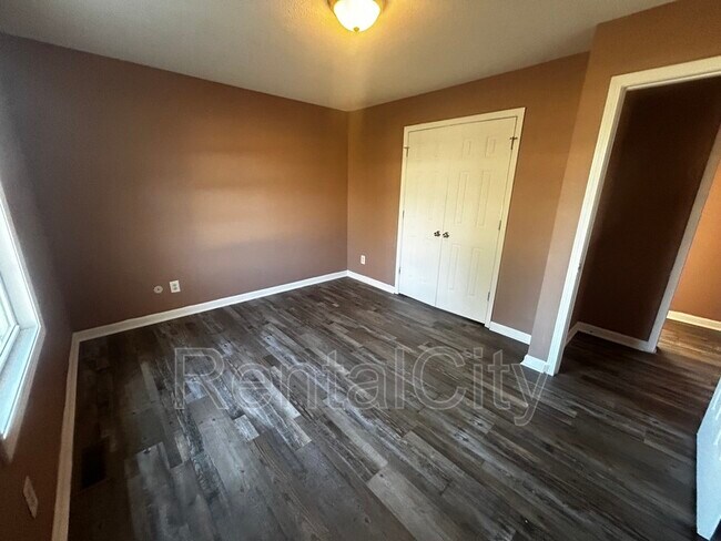 Photo - 153 Cloverdale St