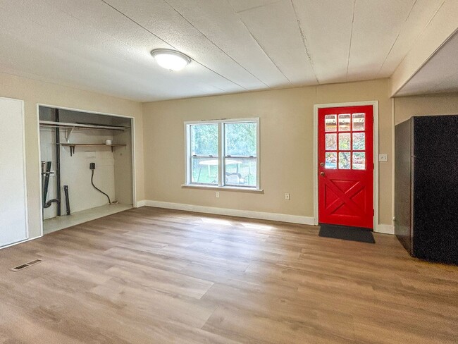 Photo - 8798 Holmquist Rd SE