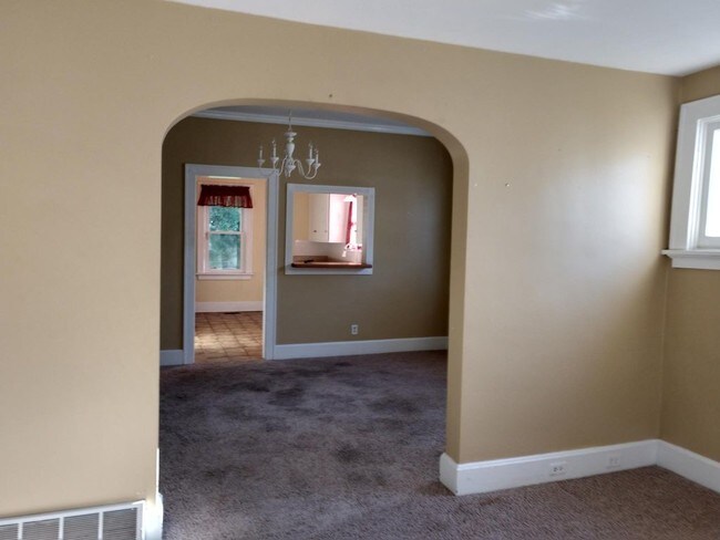 Photo - 3536 Linwood Ave