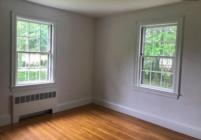 Photo - 73 Tiffany St