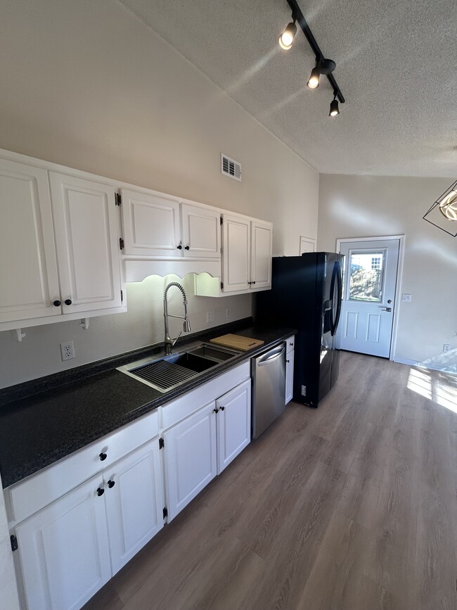 Photo - 1404 Greystone Dr Casa