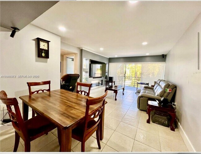 Photo - 4255 N University Dr Unit 304