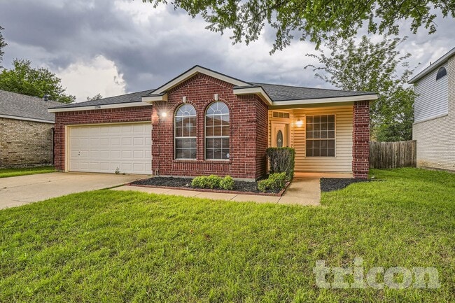 1136 Roundhouse Dr