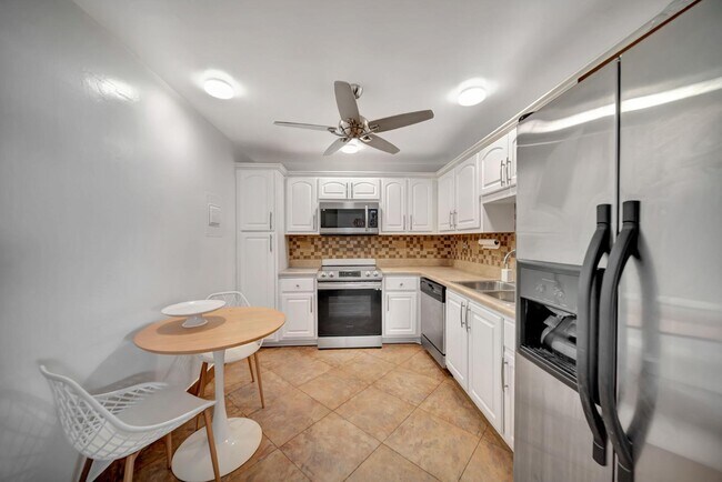 Photo - 531 N Ocean Blvd