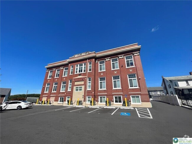 Building Photo - 216 Penn St Unit 11 Rental