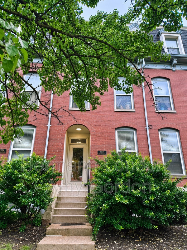 Building Photo - 2336 Rutger St Unit C